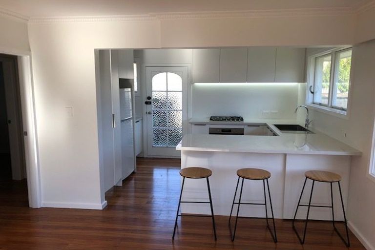 Photo of property in 11a Straven Road, Riccarton, Christchurch, 8011