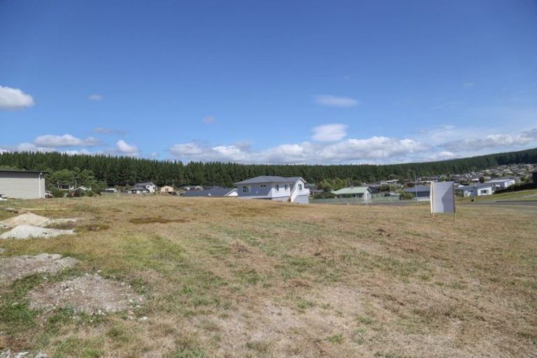 Photo of property in 8 Wai Kite Kite Place, Motuoapa, 3382