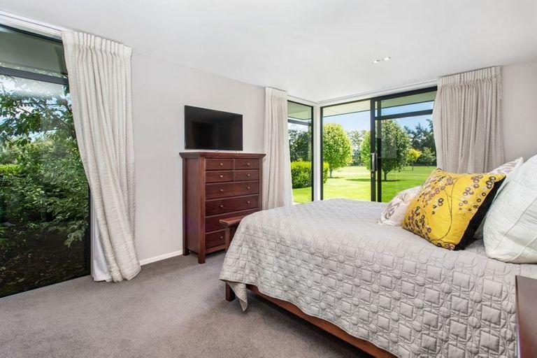 Photo of property in 455 Sawyers Arms Road, Harewood, Christchurch, 8051