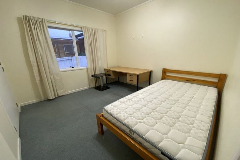 Photo of property in 218 Hillcrest Road, Hillcrest, Hamilton, 3216