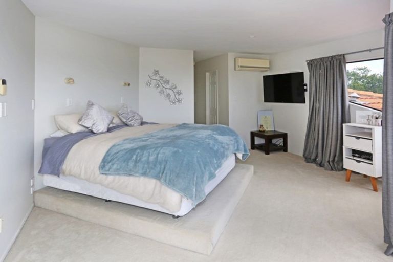 Photo of property in 6b Jayar Heights, Bombay, 2675