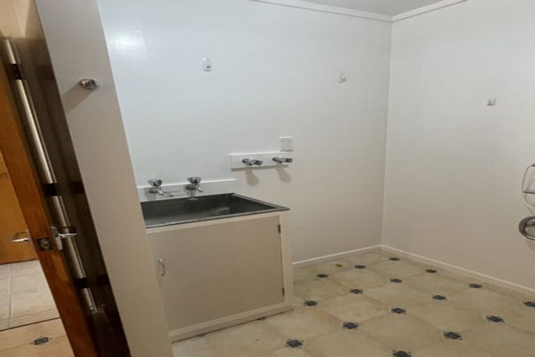 Photo of property in 65a Horokiwi Road West, Newlands, Wellington, 6037