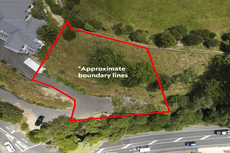 Photo of property in 105 Redwood Avenue, Tawa, Wellington, 5028