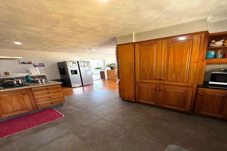 Photo of property in 205 Titirangi Road, Titirangi, Auckland, 0604