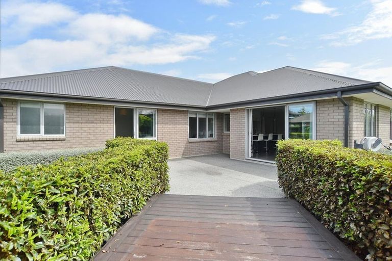 Photo of property in 8 Churchill Drive, Rangiora, 7400