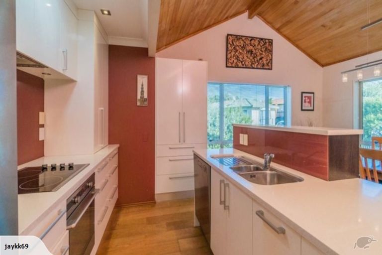 Photo of property in 21 Chieftain Rise, Goodwood Heights, Auckland, 2105