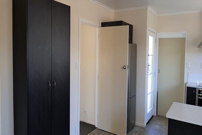 Photo of property in 18 Tonkin Drive, Sunnynook, Auckland, 0620