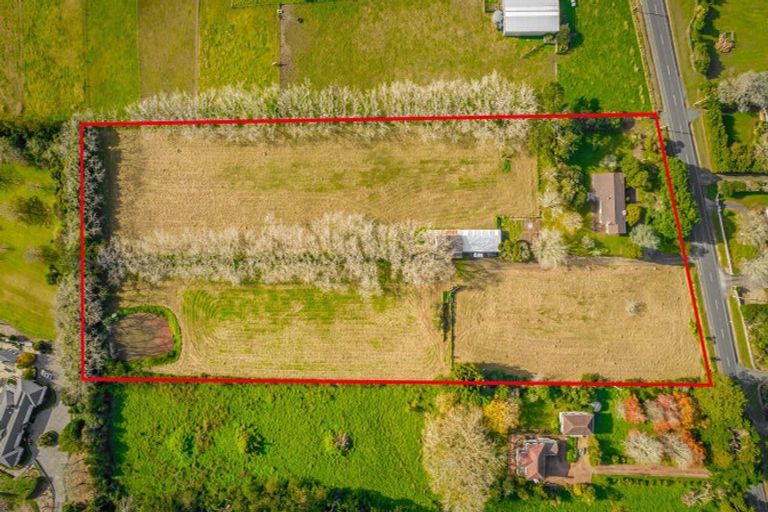 Photo of property in 76 Tawa Road, Kumeu, 0891