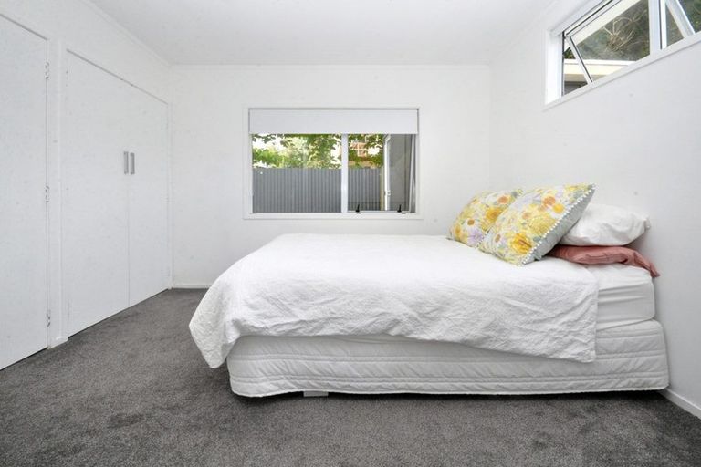 Photo of property in 7a Eagle Place, Red Beach, 0932