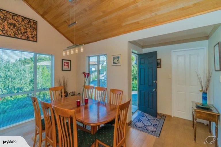 Photo of property in 21 Chieftain Rise, Goodwood Heights, Auckland, 2105