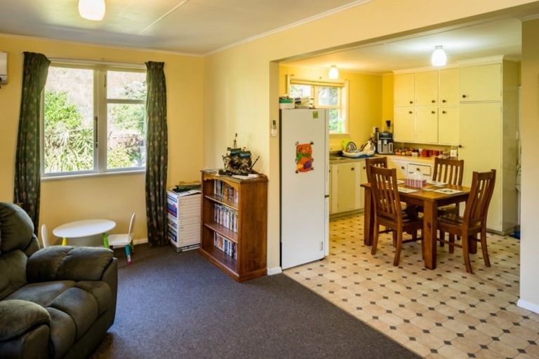 Photo of property in 66 Tilley Road, Paekakariki, 5034