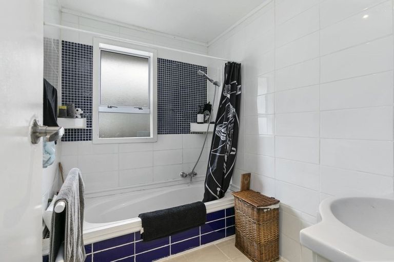 Photo of property in 20 Sunny Grove, Wainuiomata, Lower Hutt, 5014