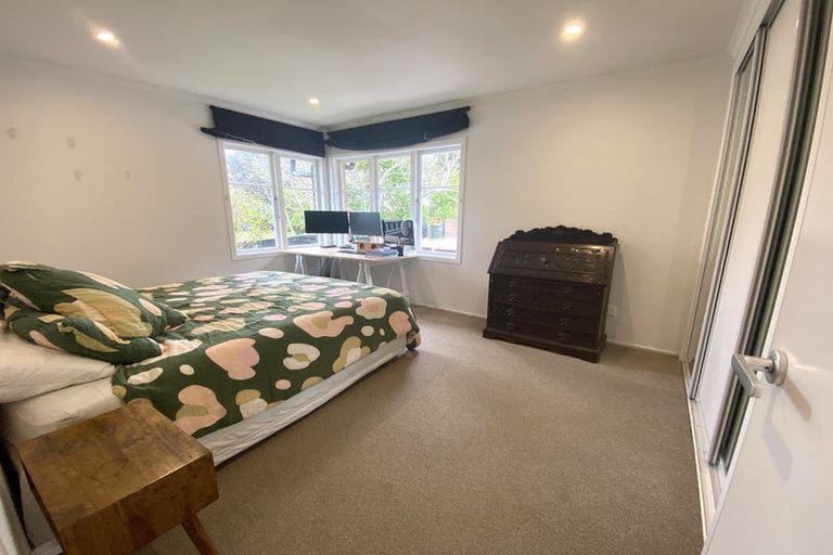 Photo of property in 21 Durham Street, Te Atatu Peninsula, Auckland, 0610