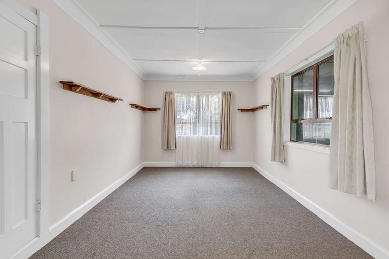 Photo of property in 32 Manuka Street, Castlecliff, Whanganui, 4501
