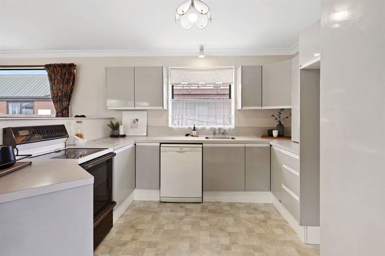 Photo of property in 1/244 Main Road North, Redwood, Christchurch, 8051