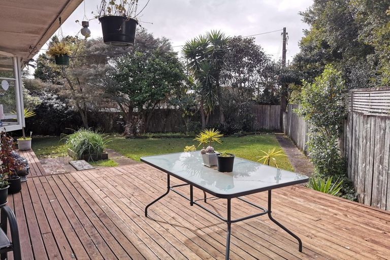 Photo of property in 1/70 Nikau Street, New Lynn, Auckland, 0600