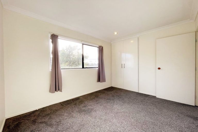 Photo of property in 2/9 Danube Lane, Glen Eden, Auckland, 0602