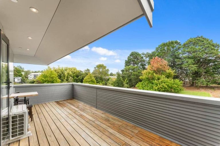 Photo of property in 17a/30 Westward Ho, Glen Eden, Auckland, 0602