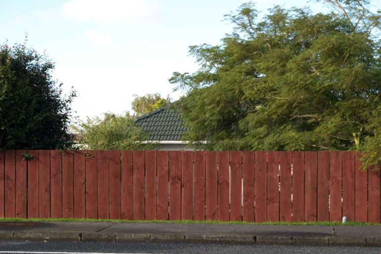 Photo of property in 98 Cook Street, Howick, Auckland, 2014