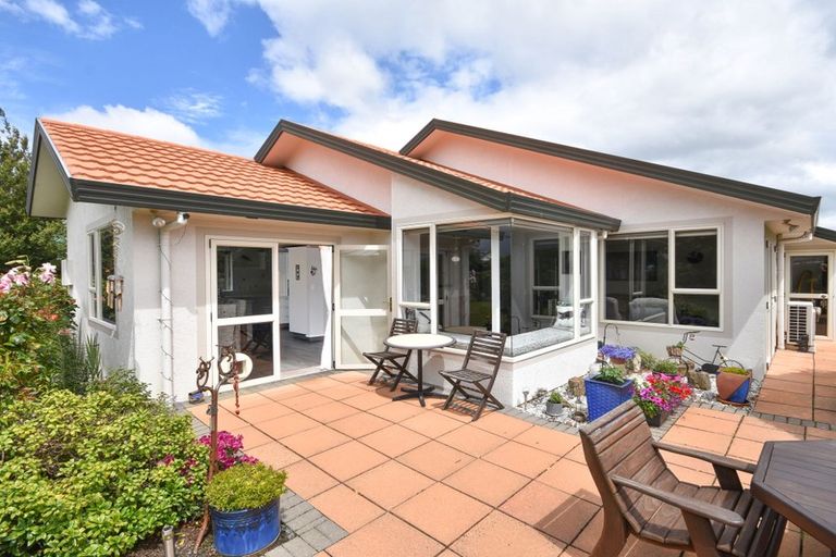 Photo of property in 16 Silverstream Drive, Mosgiel, 9024