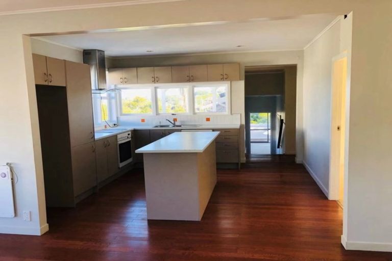 Photo of property in 78 Arran Road, Browns Bay, Auckland, 0630