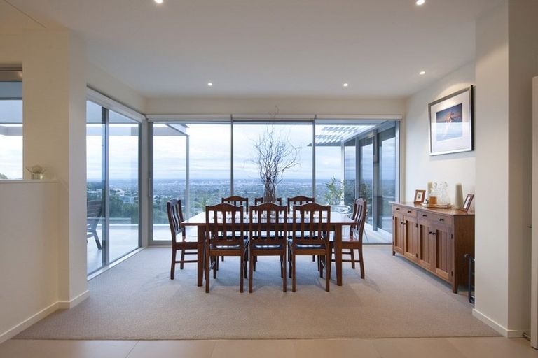 Photo of property in 22 Iles Lane, Cashmere, Christchurch, 8022