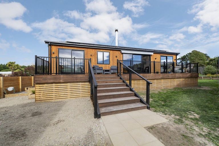 Photo of property in 5 Beach Crescent, Waikuku Beach, 7473