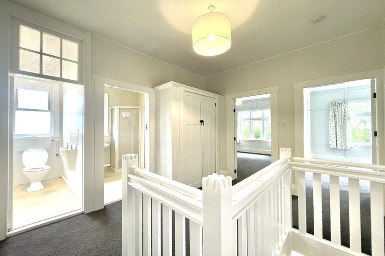 Photo of property in 45a-b Rawhiti Terrace, Kelburn, Wellington, 6012