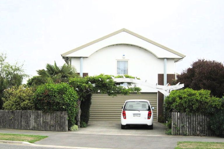 Photo of property in 60 Bayswater Crescent, Bromley, Christchurch, 8062