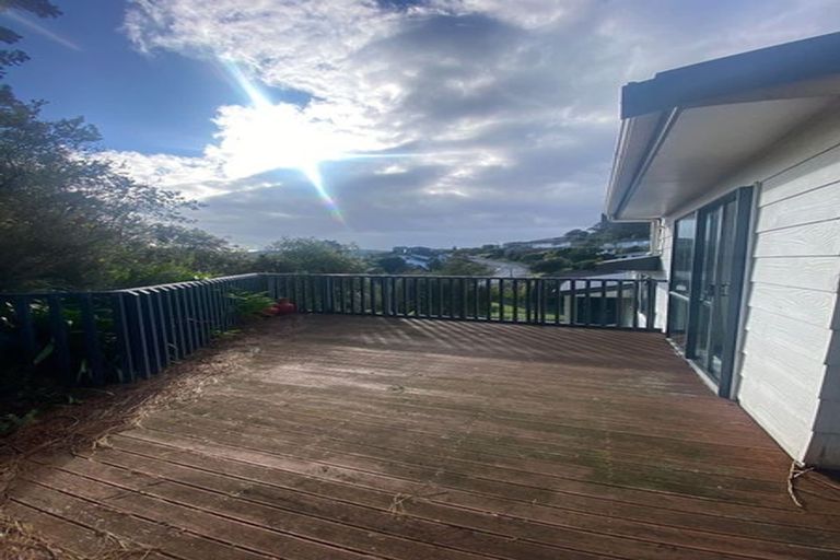 Photo of property in 30 Postgate Drive, Whitby, Porirua, 5024