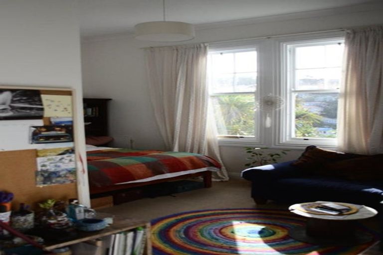 Photo of property in 32 Maarama Crescent, Aro Valley, Wellington, 6021