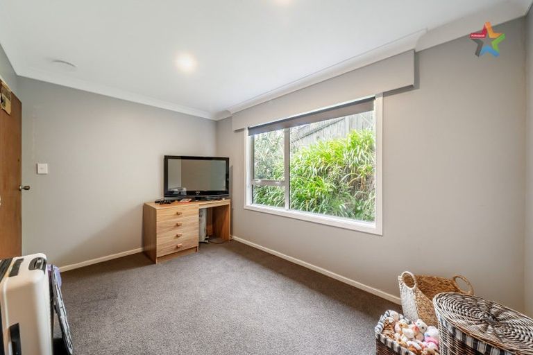 Photo of property in 12 Waipuna Grove, Stokes Valley, Lower Hutt, 5019