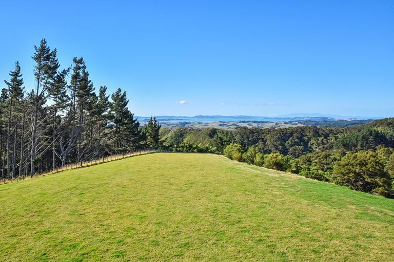 Photo of property in 422 Otau Mountain Road, Clevedon, 2585