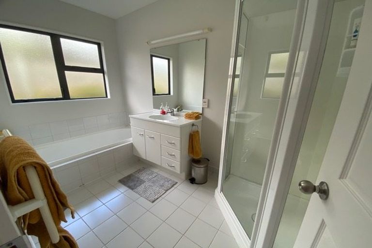 Photo of property in 20 Landsdowne Terrace, Karori, Wellington, 6012