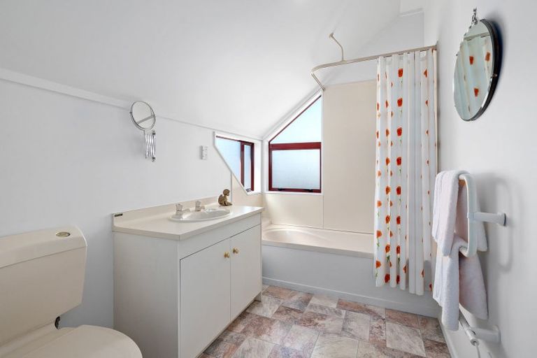 Photo of property in 1 Longfellow Street, Leamington, Cambridge, 3432