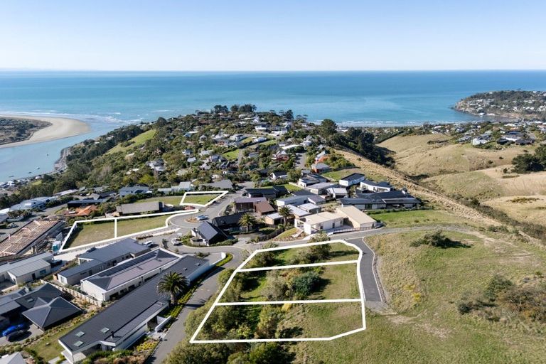 Photo of property in 8 Ararat Lane, Clifton, 8081