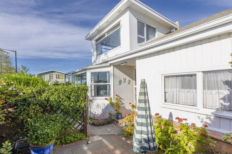 Photo of property in 619 Marine Parade, Napier South, Napier, 4110