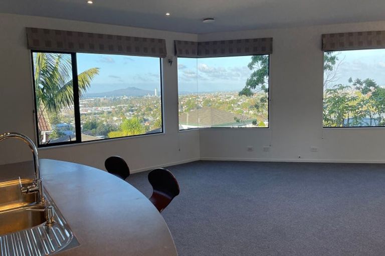 Photo of property in 1/41 High Road, Glenfield, Auckland, 0629