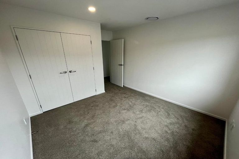 Photo of property in 20 Lockyer Road, Kumeu, 0810