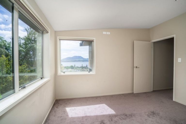 Photo of property in 33 Shera Street, Acacia Bay, Taupo, 3330