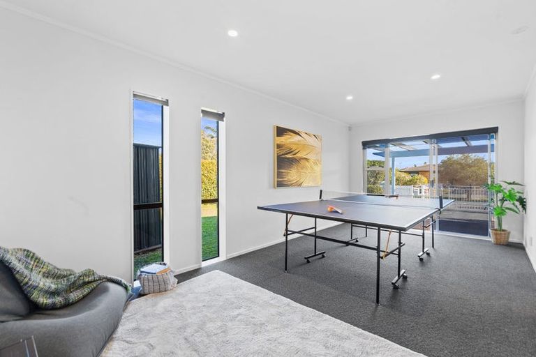 Photo of property in 2/99 Riverside Road, Orewa, 0931