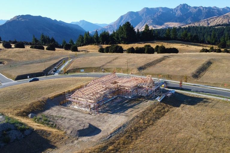 Photo of property in 26 Carrickmore Crescent, Wanaka, 9305