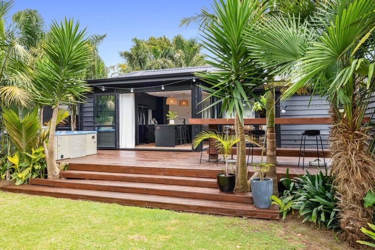 Photo of property in 145 Seaview Road, Westown, New Plymouth, 4310