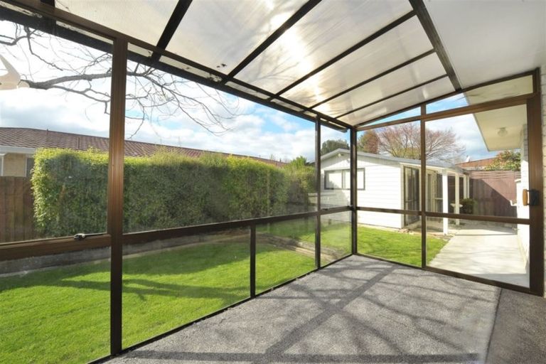 Photo of property in 28 Chipping Lane, Redwood, Christchurch, 8051