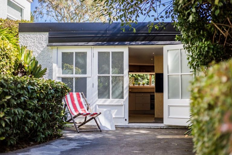 Photo of property in 12 Cheviot Road, Lowry Bay, Lower Hutt, 5013