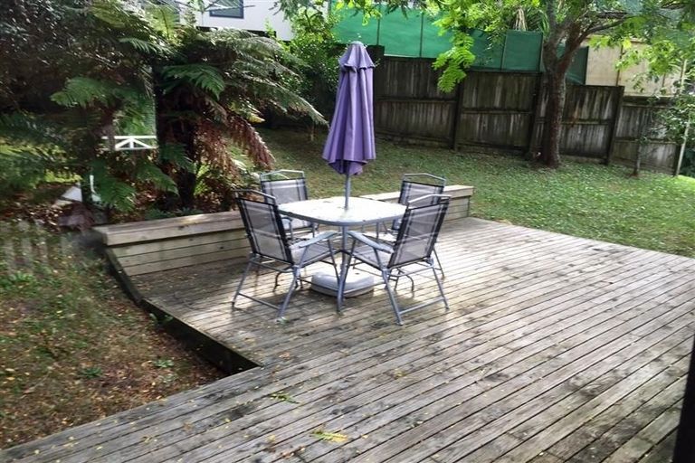 Photo of property in 1/27 Wilkinson Way, Browns Bay, Auckland, 0630