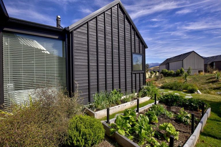 Photo of property in 7 Kotuku Lane, Jacks Point, Queenstown, 9371