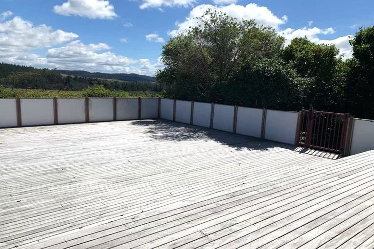 Photo of property in 74 Deacon Road, Riverhead, Kumeu, 0892