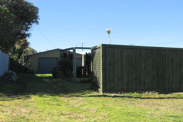 Photo of property in 29 Raukawa Street, Himatangi Beach, Foxton, 4891