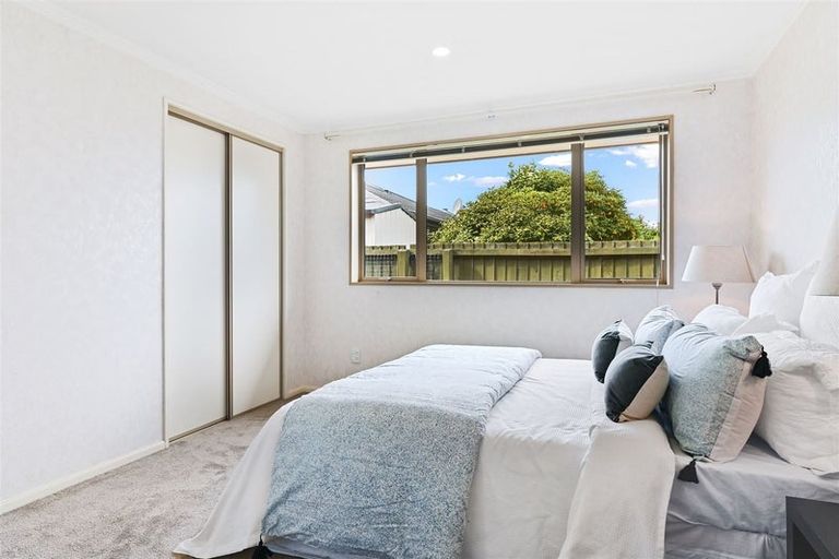 Photo of property in 18 Langley Place, Belfast, Christchurch, 8051